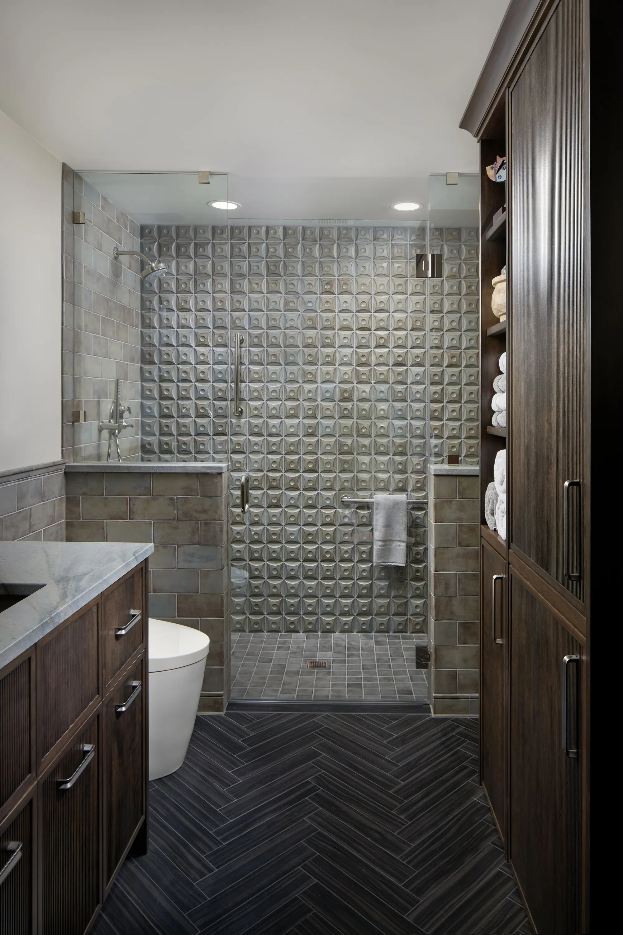 Elevated Wash Room, photo 2